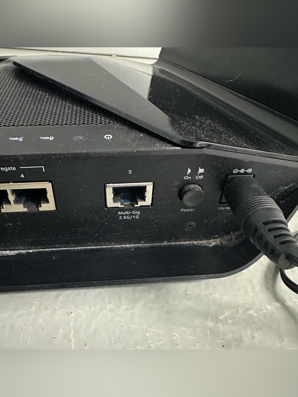 Netgear Nighthawk AXE11000 Tri-Band WiFi 6E Router - Picture 8 of 10